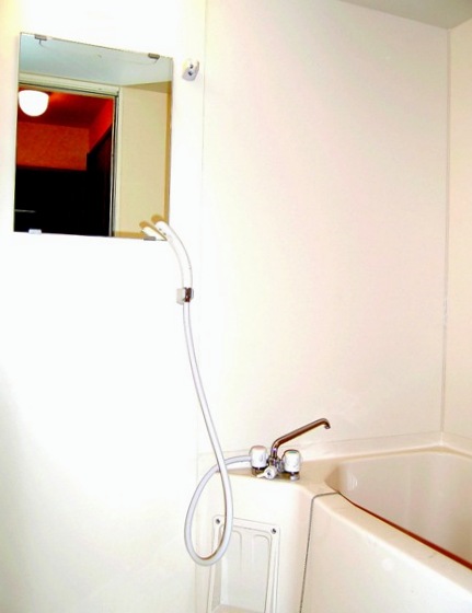 shared bathroom 1st floor